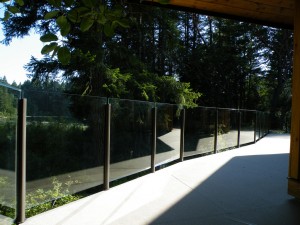 tureklai-su-stiklo-elementais-3-www.metalo-gaminiai.lt