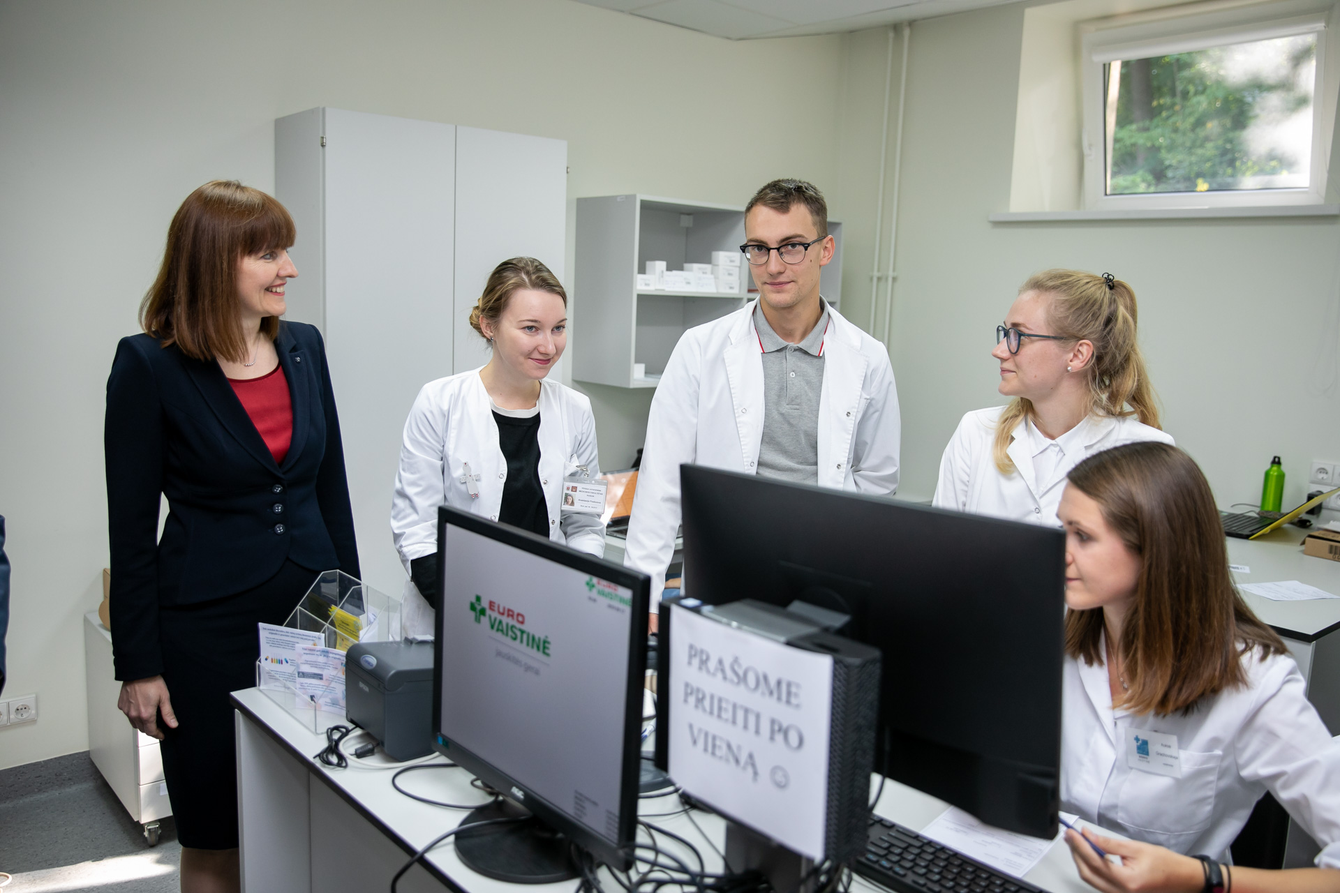 VU Medicinos fakultete Farmacijos penktakursiai dirba simuliacinėse vaistinėse