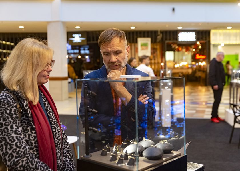 Juvelyrikos gerbėjai neturėtų praleisti: 11 garsių kūrėjų savaitgalį sostinėje pristatys savo darbus