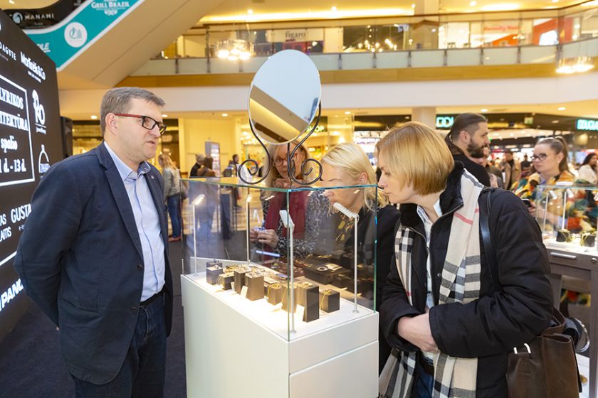 Juvelyrikos gerbėjai neturėtų praleisti: 11 garsių kūrėjų savaitgalį sostinėje pristatys savo darbus