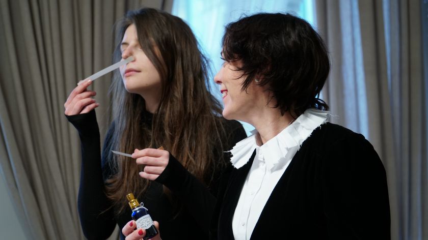 Gundymai žiūrovų juslėms: kaip kvepia spektaklis „Pavojingi ryšiai“?