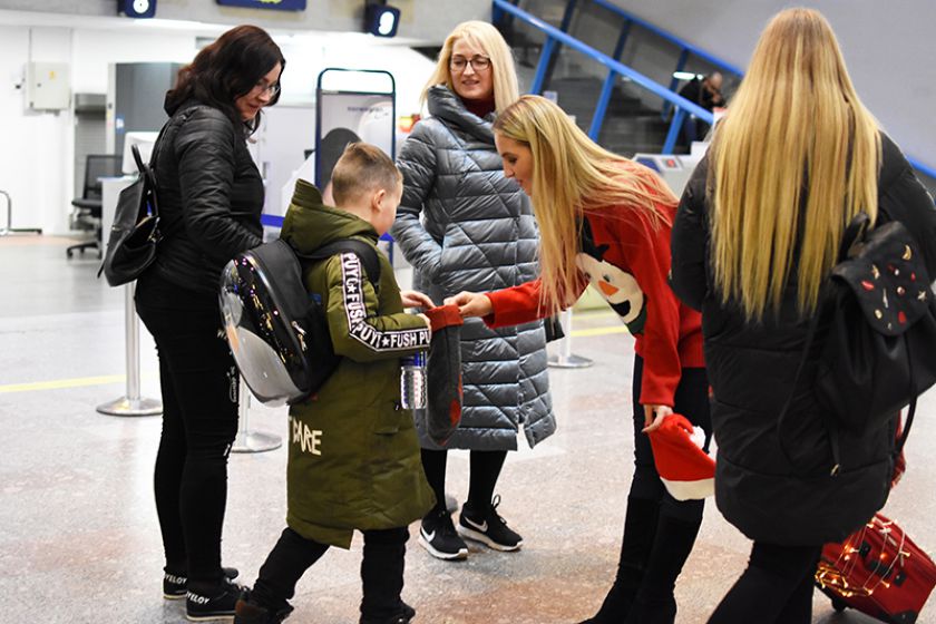 Vilniaus tarptautiniame oro uoste – kalėdinė studentų staigmena 