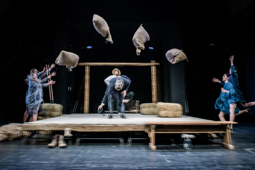  Vilniaus mažajame –jaukus atsisveikinimas su senaisiais ir Naujųjų pasitikimas