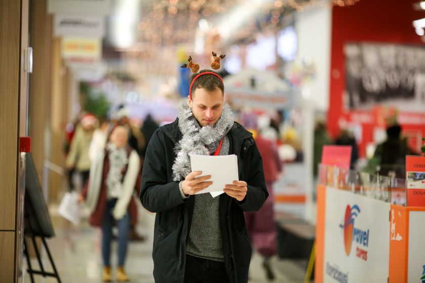 „Kalėdiniame ralyje“ – briedžiai, fėjos, nykštukai ir spalvingi automobiliai