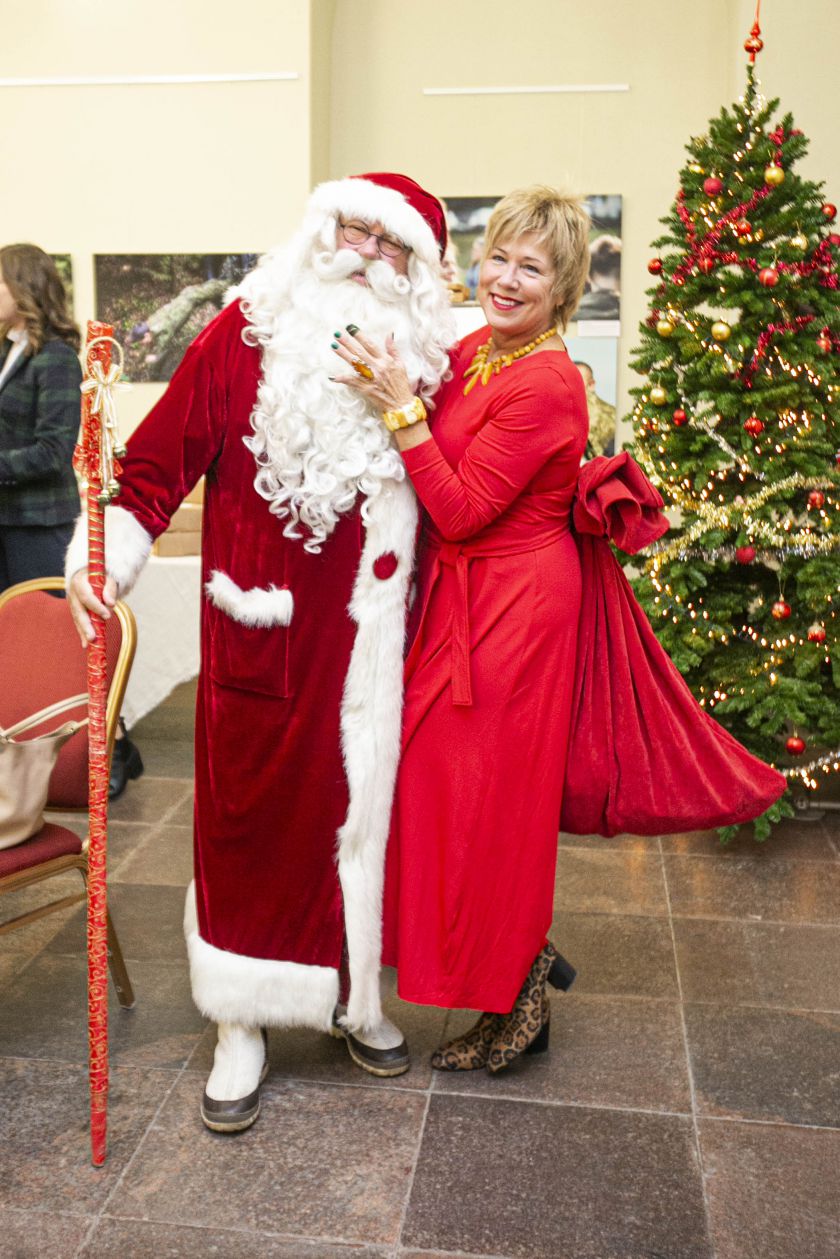 Vilniuje duris atvėrė kasmetinė Tarptautinė Kalėdų labdaros mugė