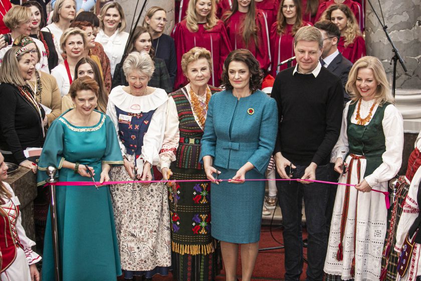 Vilniuje duris atvėrė kasmetinė Tarptautinė Kalėdų labdaros mugė