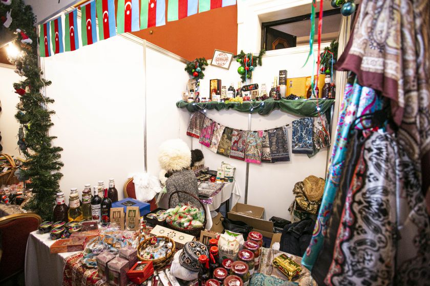 Vilniuje duris atvėrė kasmetinė Tarptautinė Kalėdų labdaros mugė