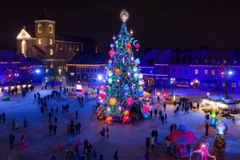 Kauno Kalėdų miestelis lankytojus stebina užsiėmimų gausa – įdomios edukacijos vyksta kasdien