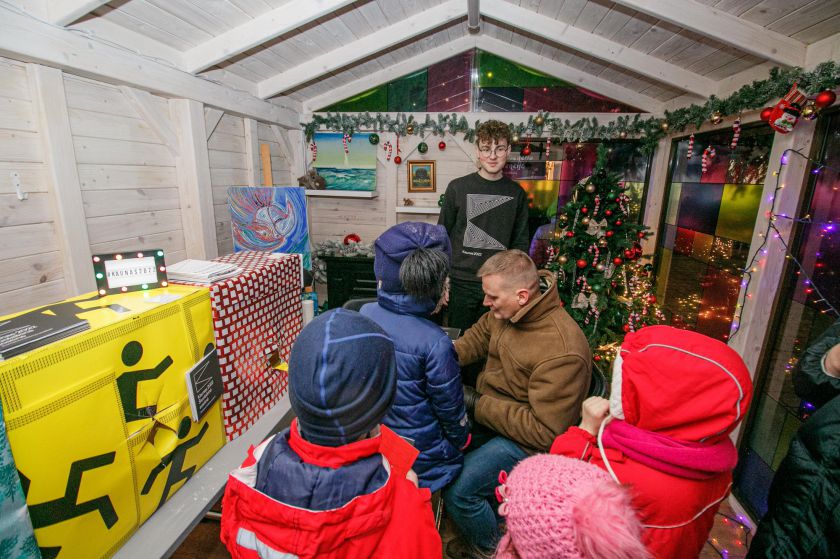 Kauno Kalėdų miestelis lankytojus stebina užsiėmimų gausa – įdomios edukacijos vyksta kasdien