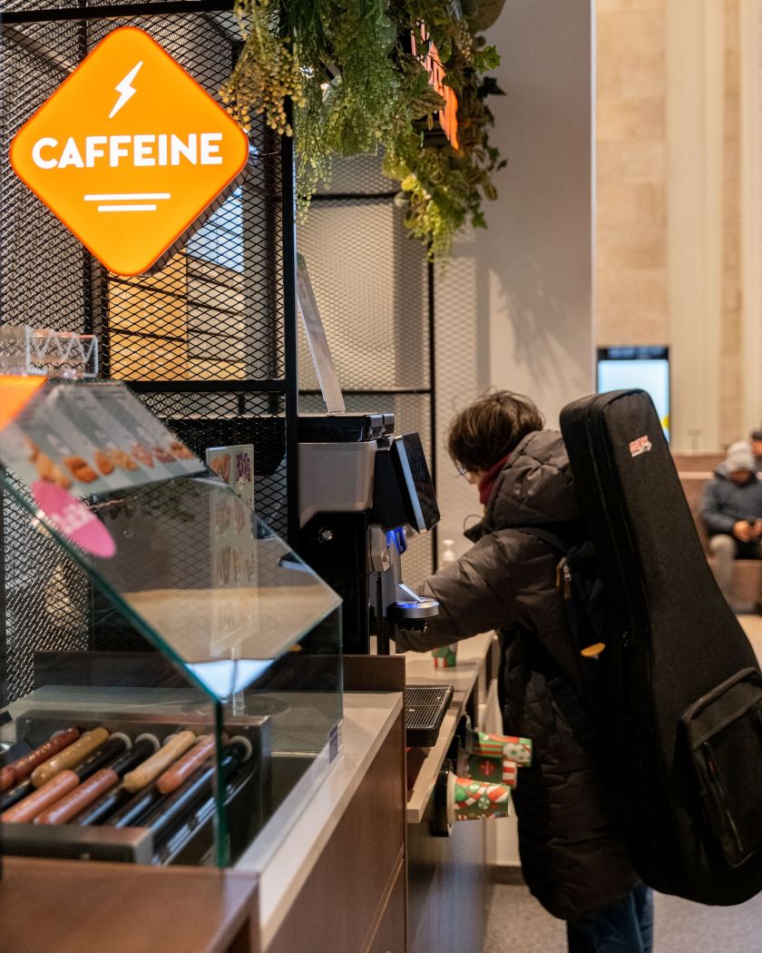 
„Narvesen“ plėtra: metai užbaigiami nauja parduotuve ypatingoje Vilniaus vietoje                