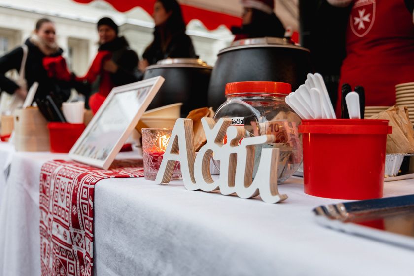 
„Maltiečių sriuba” kviečia prie Vilniaus eglutės į gerumo sriubų šventę                