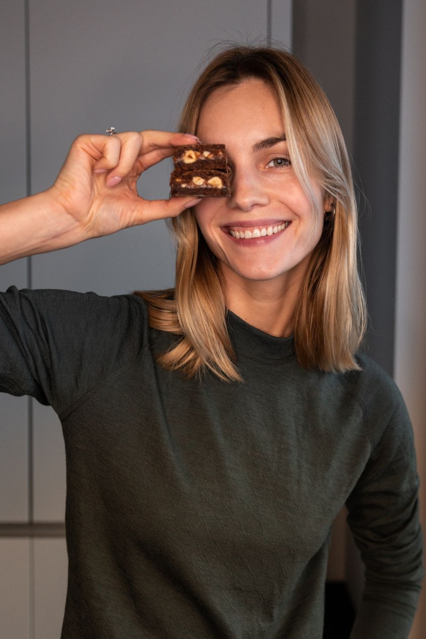 
„Kitchen Julie“ autorė Julija Steponavičiūtė: nuo močiutės receptų iki eksperimentų pasitelkiant dirbtinį intelektą                