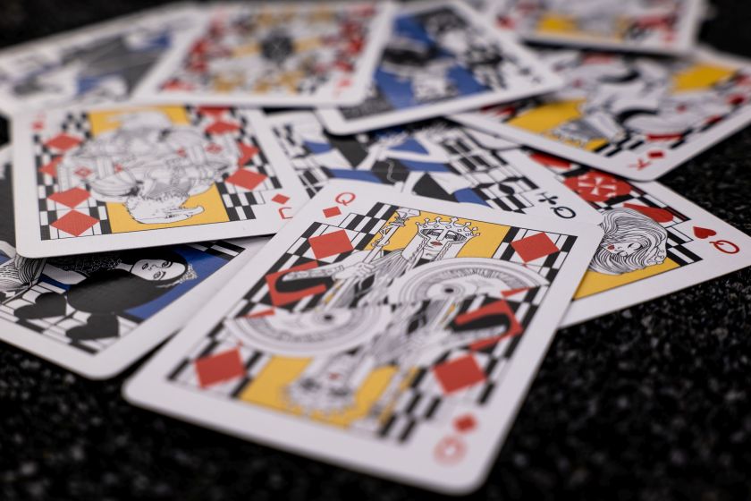 
Roko Bernatonio kurtas magiškas kortas graibsto užsieniečiai                