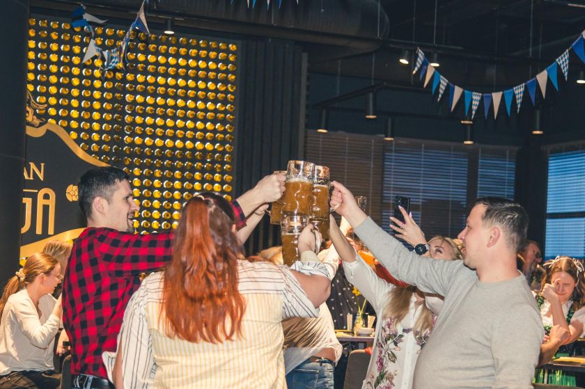 
Bavariškas savaitgalis Kaune – karališkosios šeimos receptų įkvėpta virtuvė ir šokiai pagal tradicines vokiškas melodijas                