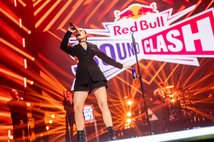 
„Red Bull SoundClash“ scenoje ietis surėmė J. Jarutis ir GJan: po įnirtingos ir arenos stogą kilnojusios kovos paaiškėjo laimėtojas                