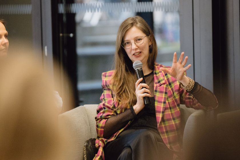 
Naujoje MO parodoje – nuo savipagalbos praktikų iki sąmokslo teorijų                