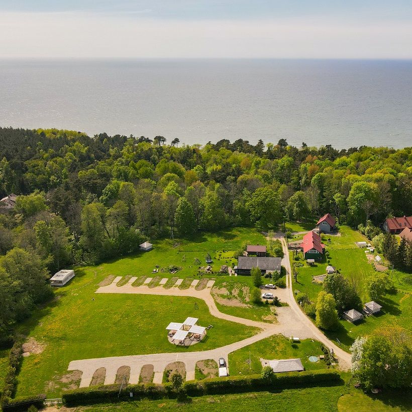 
Stovyklaujantiems su namuku ant pečių – įdomiausios vietos vasaroti su palapine prie vandens                   