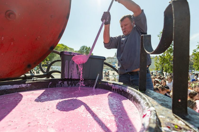 
Latviams – išskirtinis kvietimas į Vilniaus šaltibarščių festivalį: įteiks 1 000 šios sriubos porcijų                