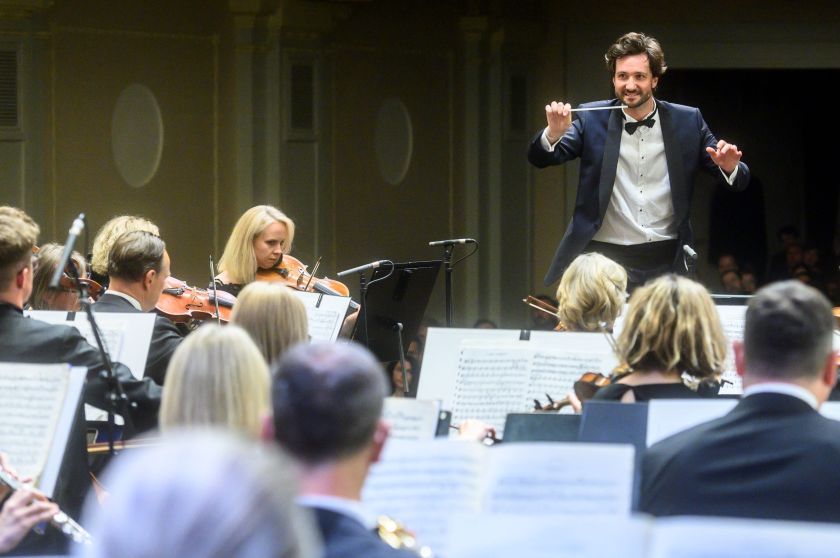 
Nacionalinė filharmonija pradeda 84-ąjį sezoną ir tiesia bendrystės tiltus                