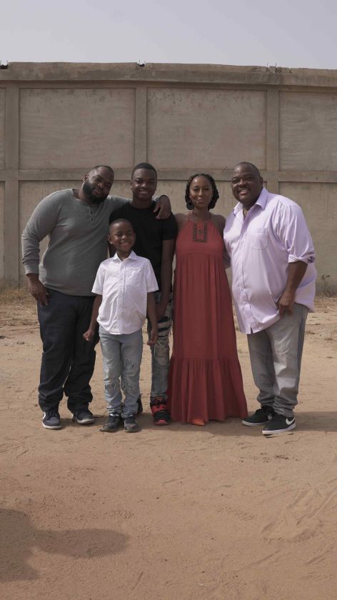 
Nesurežisuotos afroamerikiečių istorijos persikrausčius į Afriką – naujoje „discovery+“ laidoje                