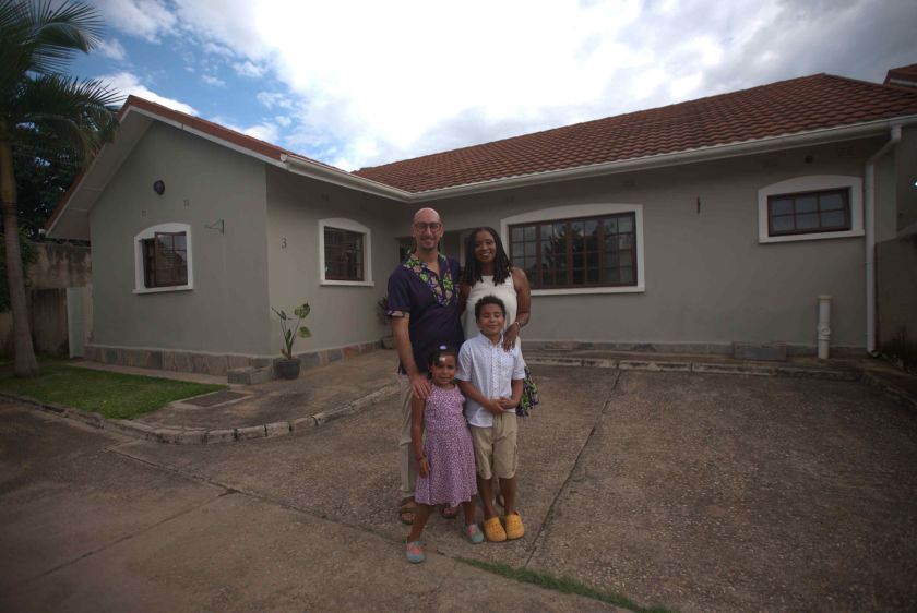 
Nesurežisuotos afroamerikiečių istorijos persikrausčius į Afriką – naujoje „discovery+“ laidoje                