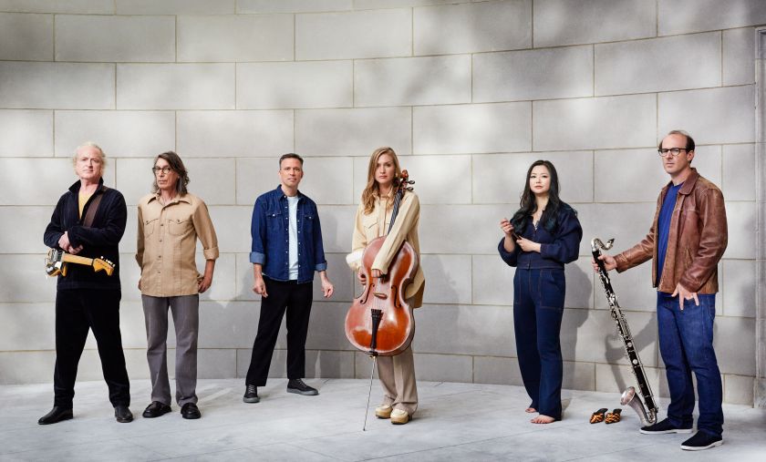 
Jau šį savaitgalį į Vilnių atskrenda „Bang on a Can All-Stars“: garsiojo Niujorko kolektyvo koncertas su R. Sakamoto muzika                