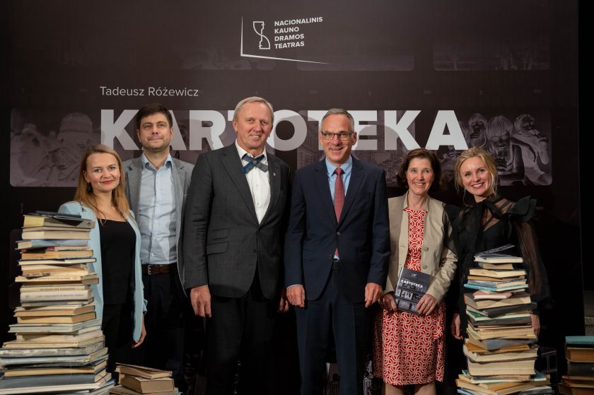 Nacionaliniame Kauno dramos teatre iškilmingas  vakaras – įvyko  premjera „Kartoteka“