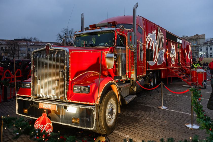 Vilniuje apsilankiusiame „Coca-Cola“ Kalėdų karavane – daugiau nei dešimt tūkstančių lankytojų