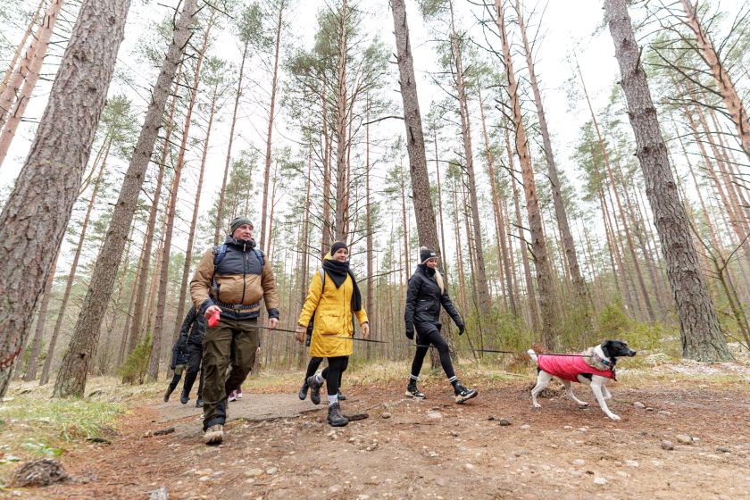 Druskininkuose tikra kalėdinė žygiavimo šventė: šeštadienį „TrenkTuro” žygeiviai užkūrė šventinį karnavalą