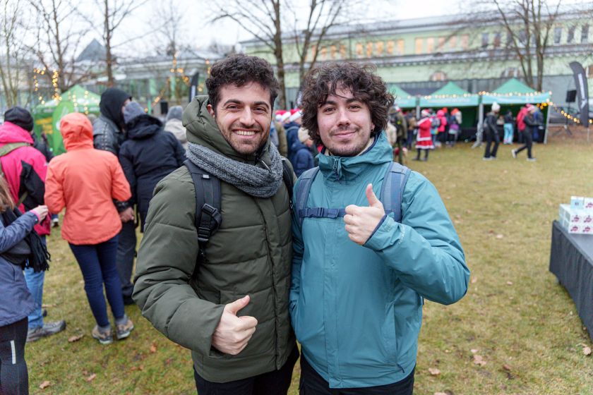 Druskininkuose tikra kalėdinė žygiavimo šventė: šeštadienį „TrenkTuro” žygeiviai užkūrė šventinį karnavalą