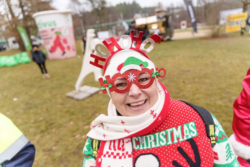 Druskininkuose tikra kalėdinė žygiavimo šventė: šeštadienį „TrenkTuro” žygeiviai užkūrė šventinį karnavalą