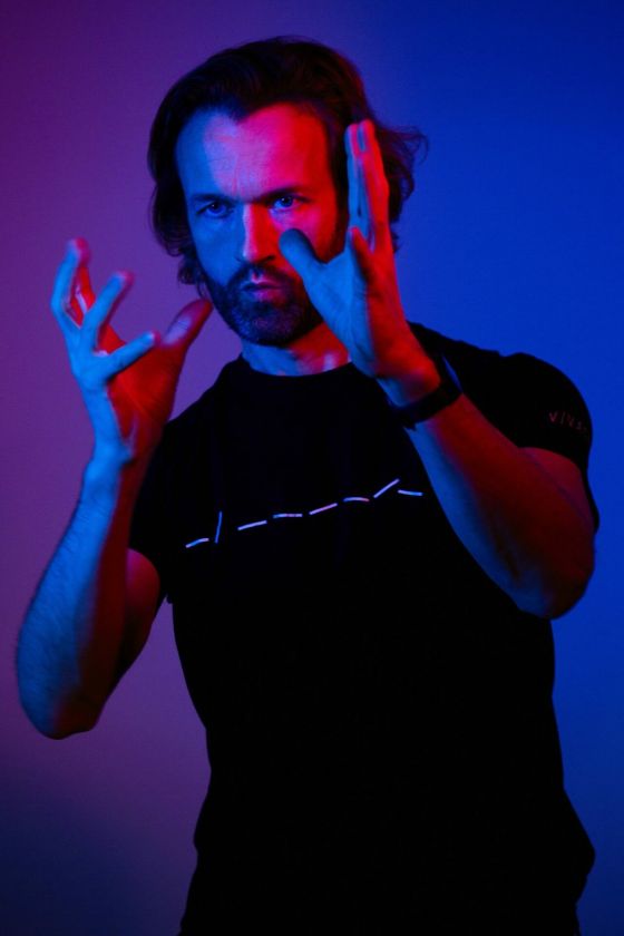 Ateinantį antradienį – išskirtinis Luko Geniušo koncertas „+1“: kartu gros ir garsus britų elektronikos atlikėjas, ir pianisto žmona