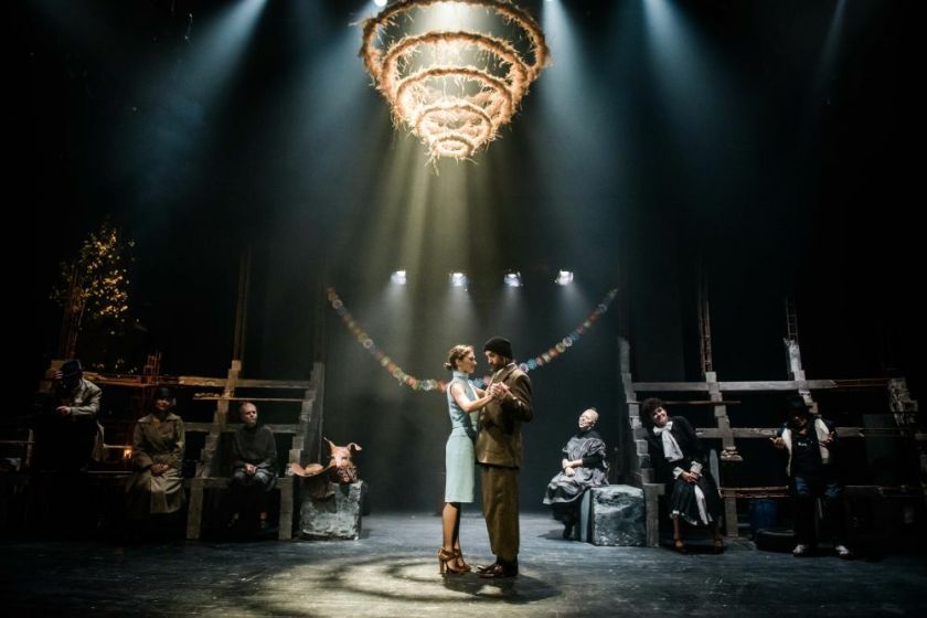 Į vieną lankomiausių VMT spektaklių „Marti“ įsiliejusi Eglė Mikulionytė: „Vingienė nėra nei pikta, nei pagiežinga, o atsilikusi nuo savo laikmečio“