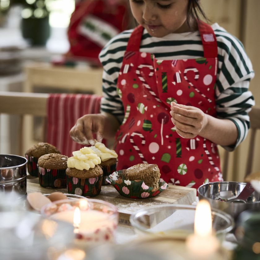 Beveik pusė gyventojų per Kalėdas planuoja priimti svečius namuose: kaip paruošti virtuvę kalėdiniam šurmuliui?