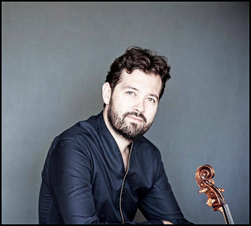 Jau už kelių dienų Vilniuje – virtuoziškumu, charizma ir ištverme užburiančio britų atlikėjo Lawrence’o Powerio pasirodymas