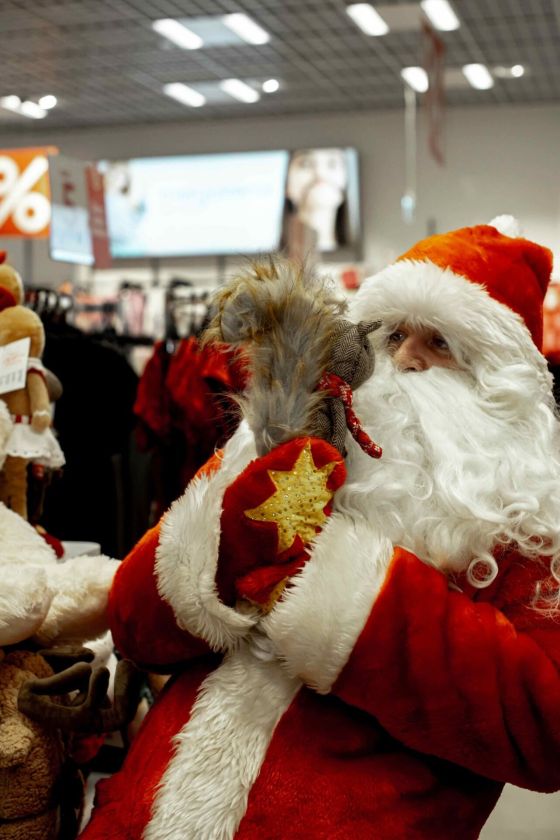 Savaitgalį ir pirmadienį „TOWER“ Kalėdų Senelis vaikus džiugins šimtais dovanėlių