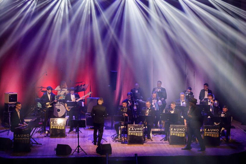 Be triukšmo ir skandalų: garsieji „Electro Deluxe“ (Prancūzija) ir Kauno bigbendas susitinka scenoje